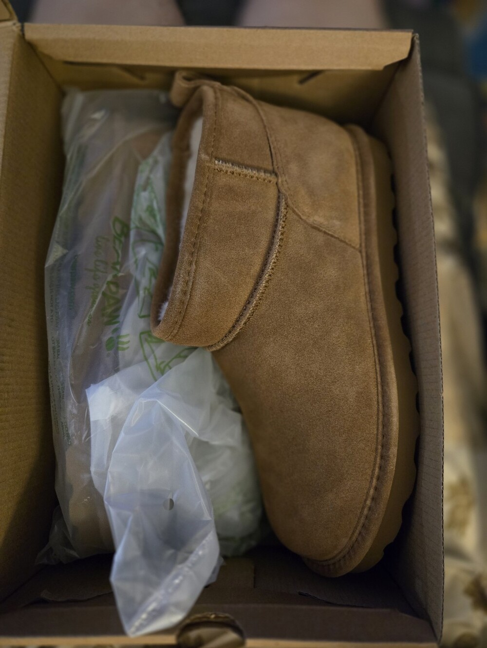 BearPaw Shorty Hickory Boots, Size 10, New